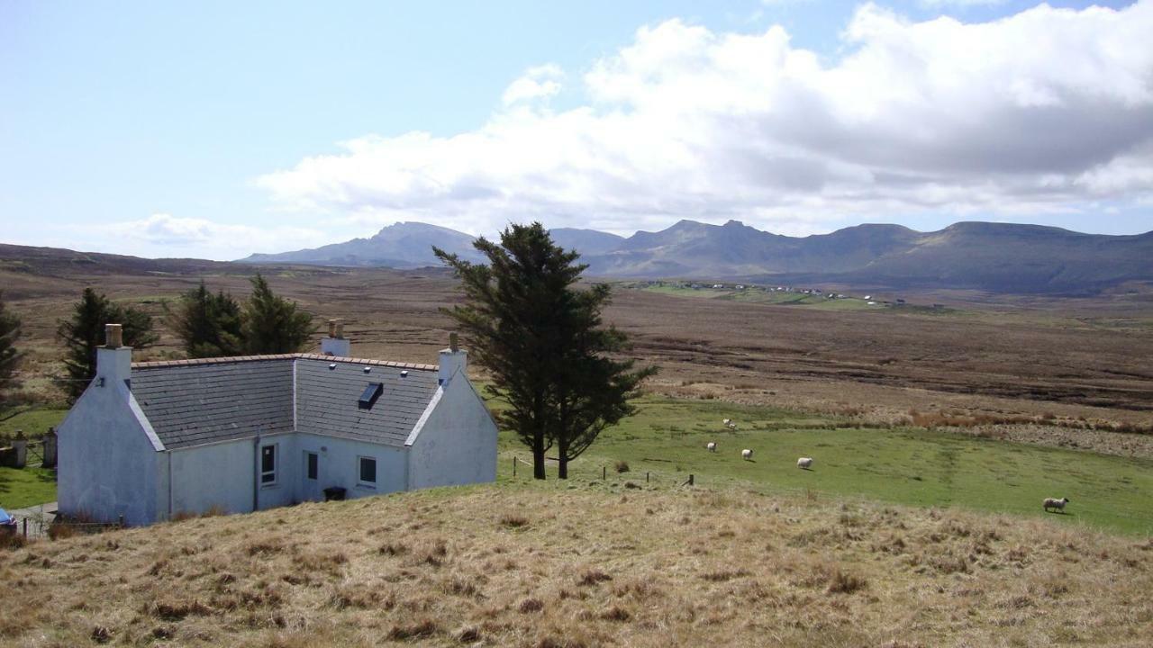 Fairy Hill Cottage Ellishadder Staffin Eksteriør billede